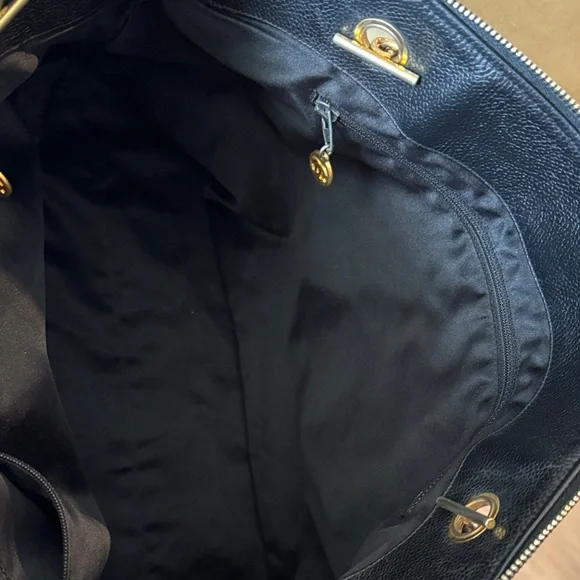 Chanel Caviar Dome Tote - Picture 10 of 17